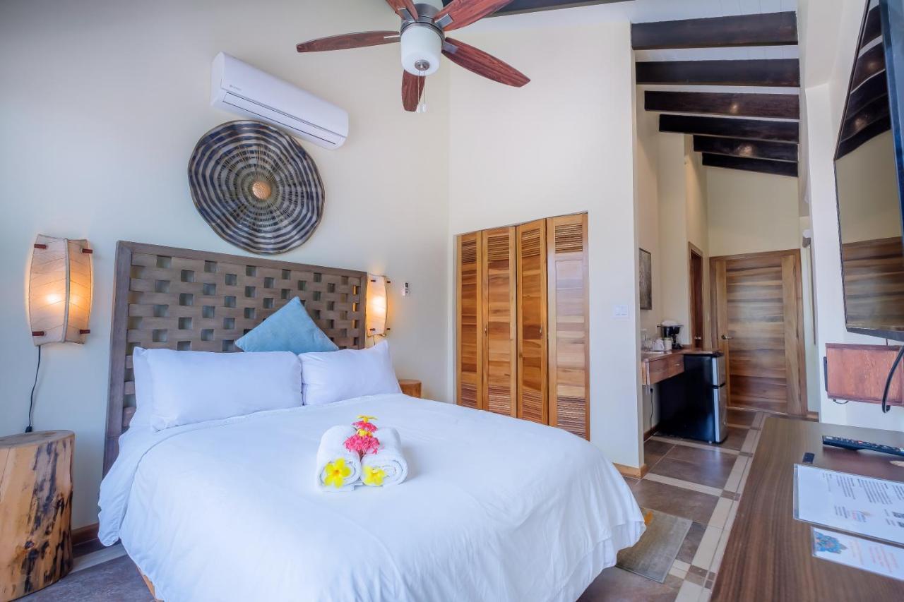 Brisa Oceano Resort Placencia Exteriör bild
